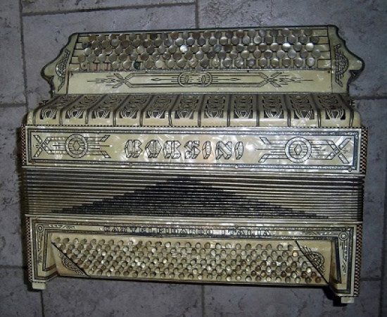 Historyczna akordeon Borsini